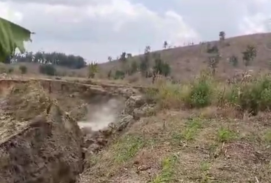 Lama Tak Beroperasi, Sumur Minyak Tua di Hutan Kedinding Blora Mendadak Semburkan Latung