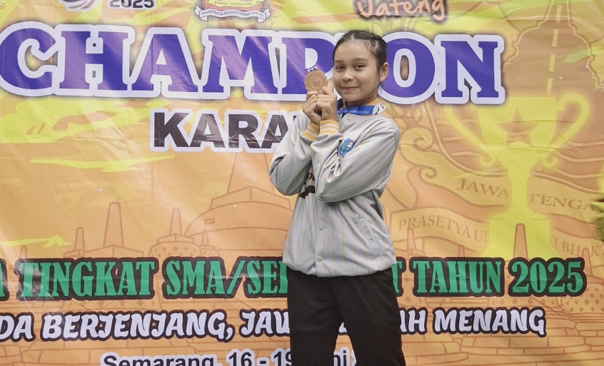 Siswi SMAN 5 Kota Tegal Juara 3 Beladiri Popda Tingkat Jateng 