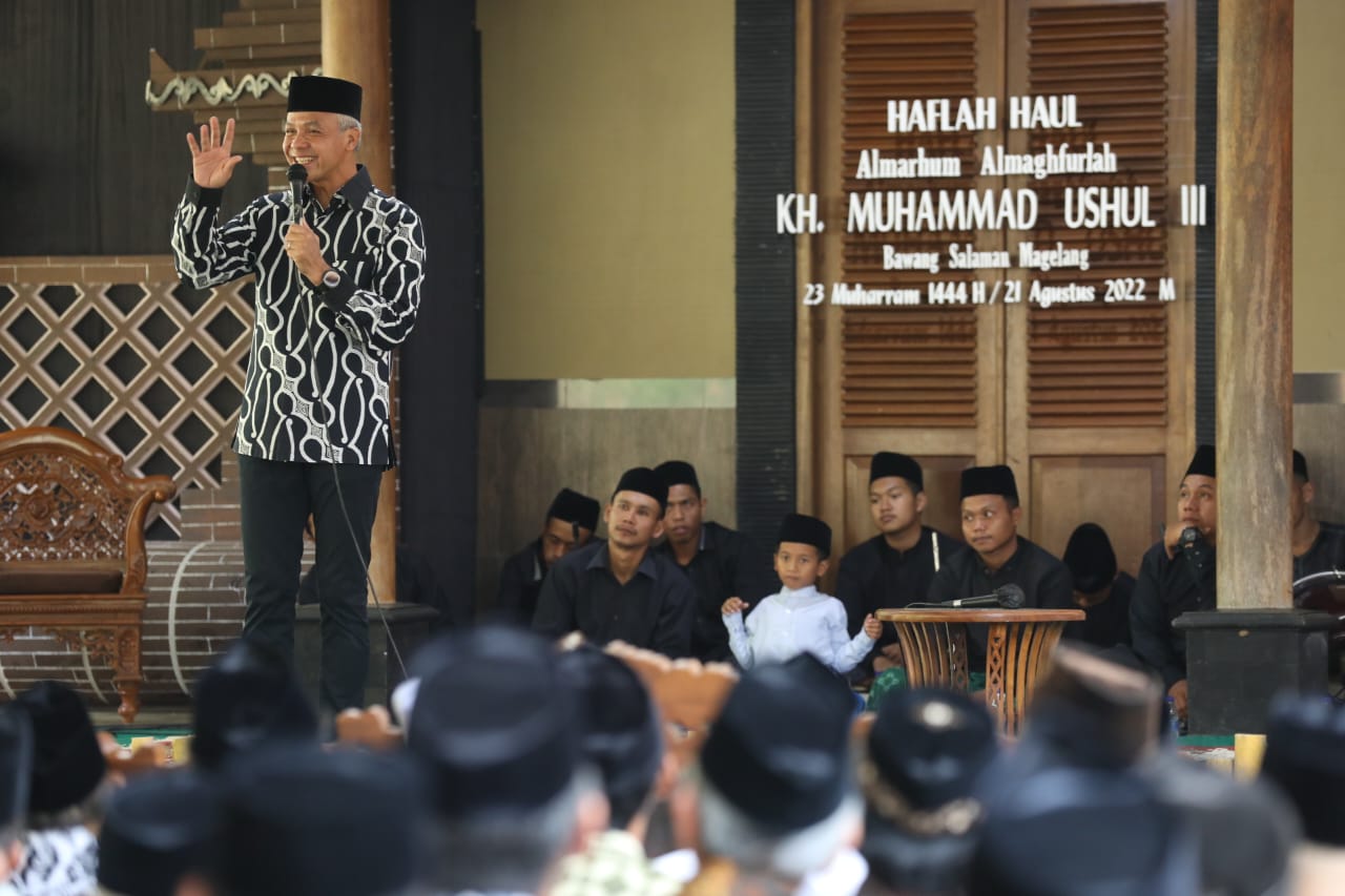 Pengajian Bersama KH Achmad Chalwani, Ganjar Tekankan Nilai Persatuan dan Gotong Royong