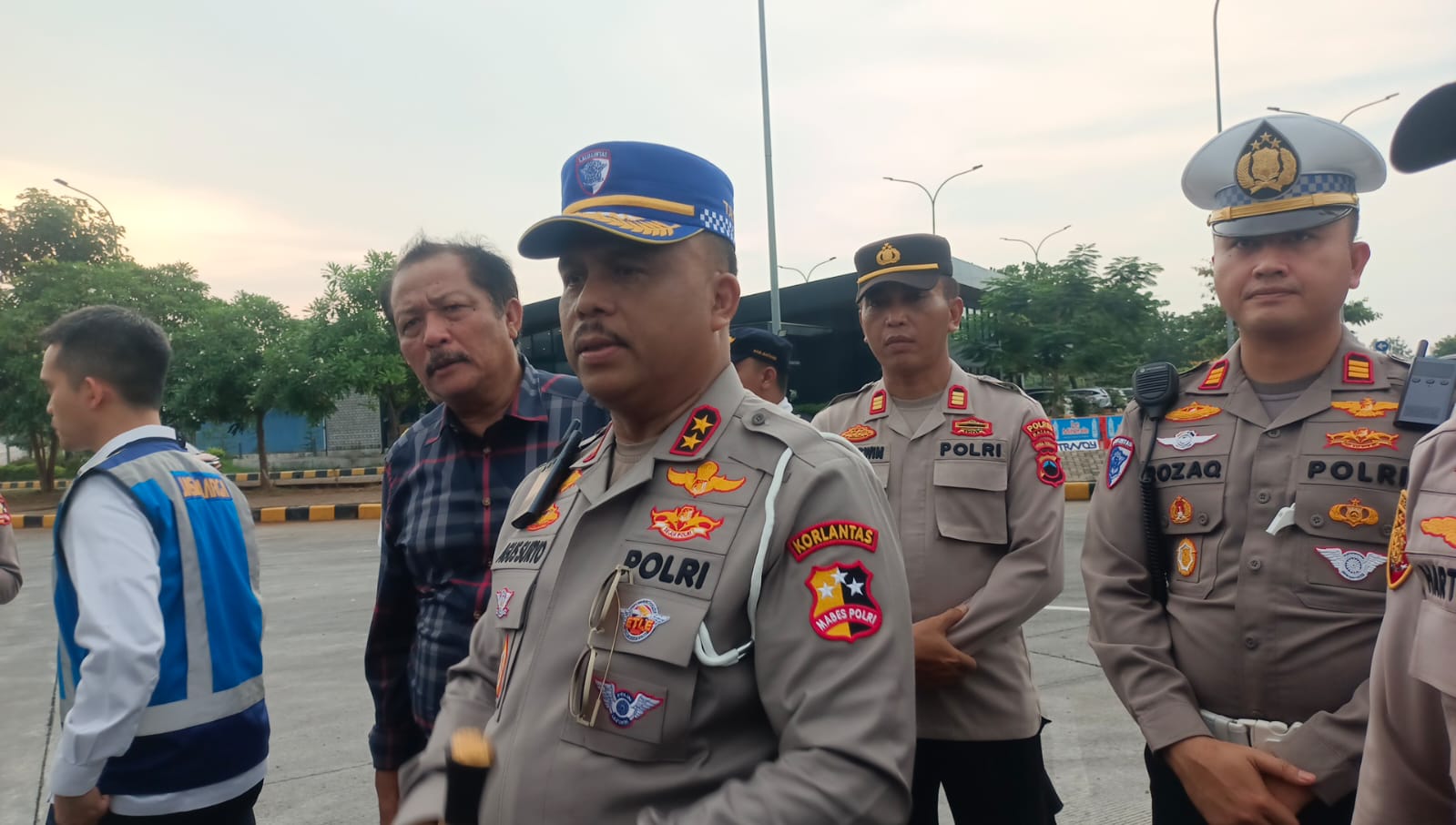 Libur Panjang Waisak, Kakorlantas Kunjungi Rest Area Batang, Sebut Ada Peningkatan Volume Kendaraan