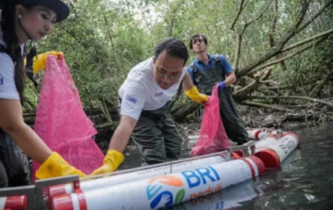 Peringati Hari Sungai Nasional, BRI Jaga Ekosistem Lewat Bersih-bersih Sungai dan Kesadaran Pengelolaan Sampah