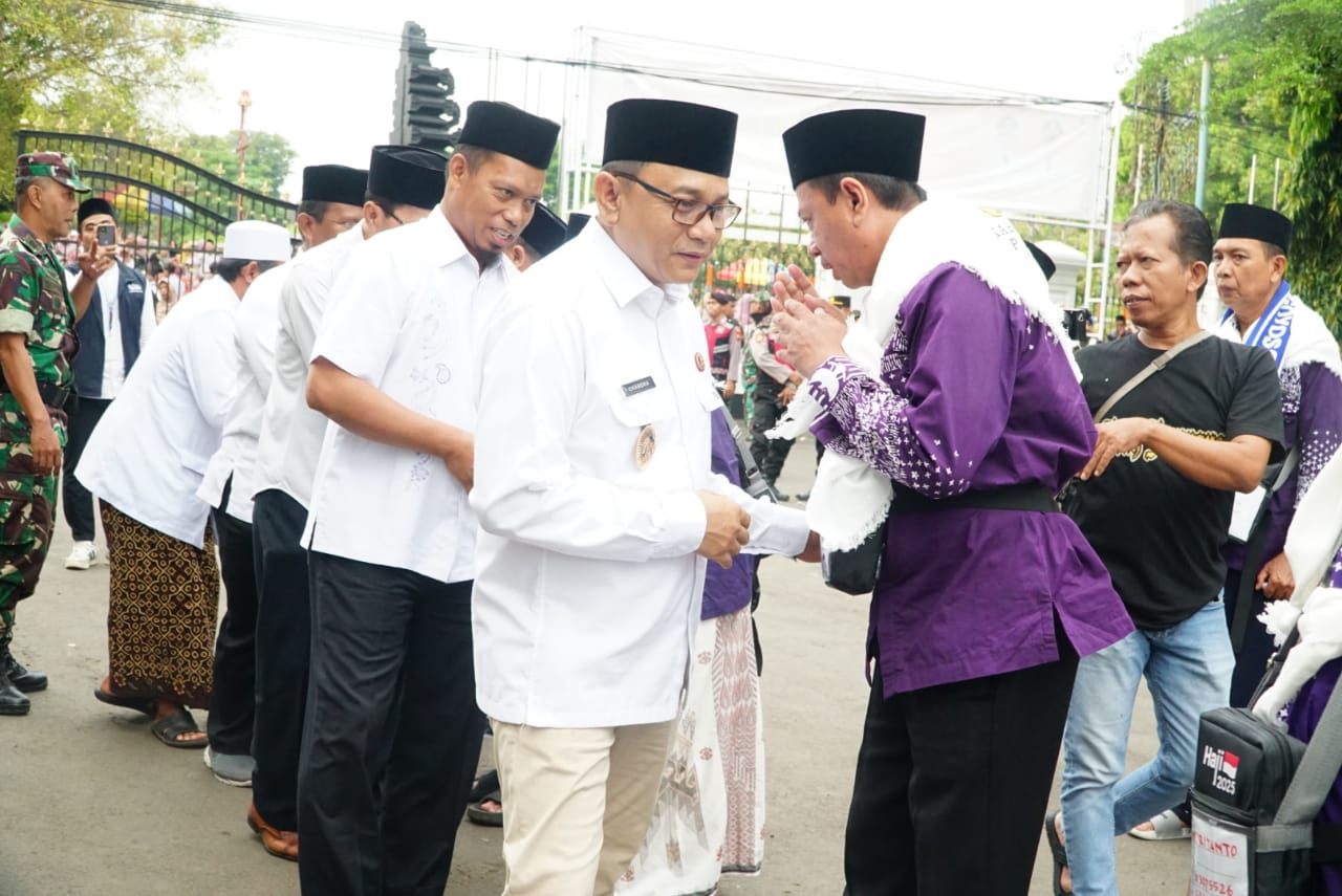 Tiga Kloter Jemaah Haji Pati Diberangkatkan, Wabup Chandra Soroti Kinerja PHD 