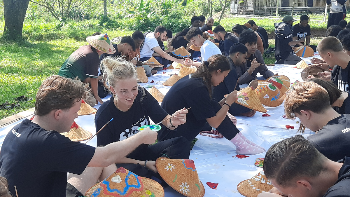 Summer Course UNNES Bikin Mahasiswa Asing Jatuh Cinta pada Budaya Semarang