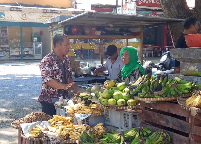 Pendampingan Penarikan Retribusi Pasar Trayeman ‎