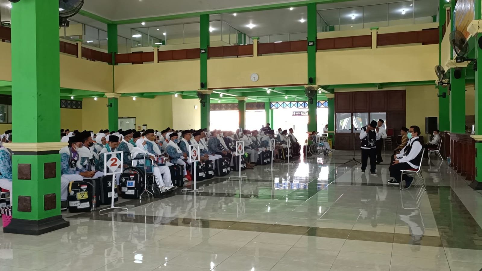 Calhaj Jawa Tengah Kloter 1 Tiba di Donohudan, Perhatikan Tata Tertib di Sana