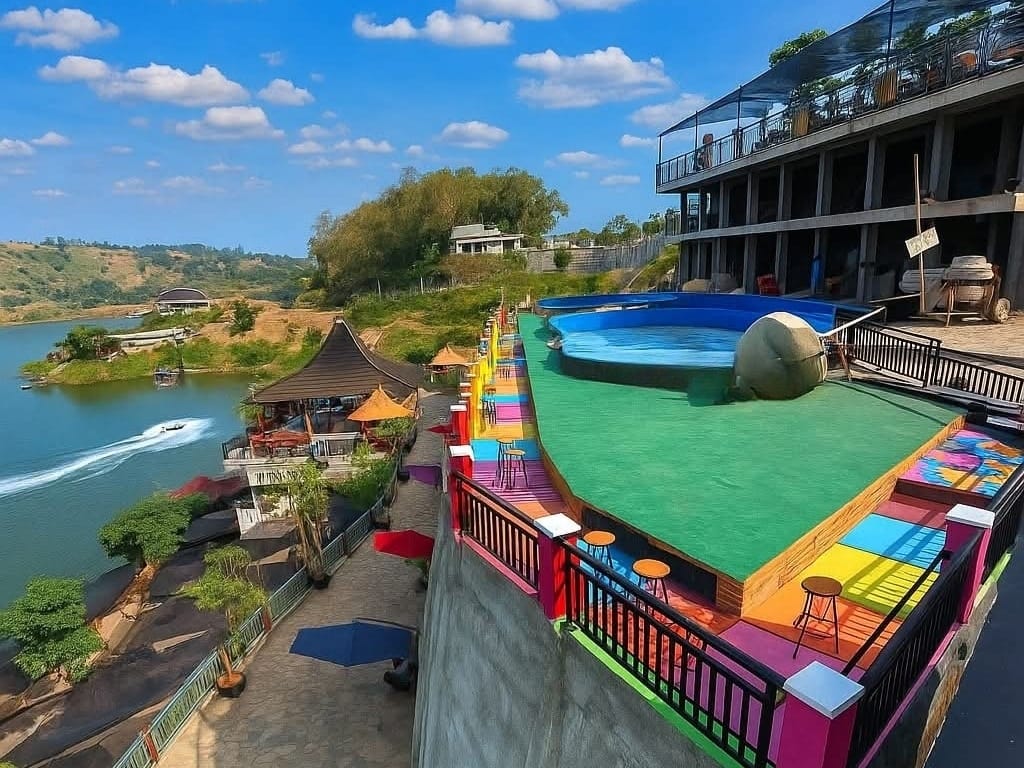 Waduk Logung Destinasi Wisata Baru di Kudus, Resort dan Rumah Makan Bergeliat