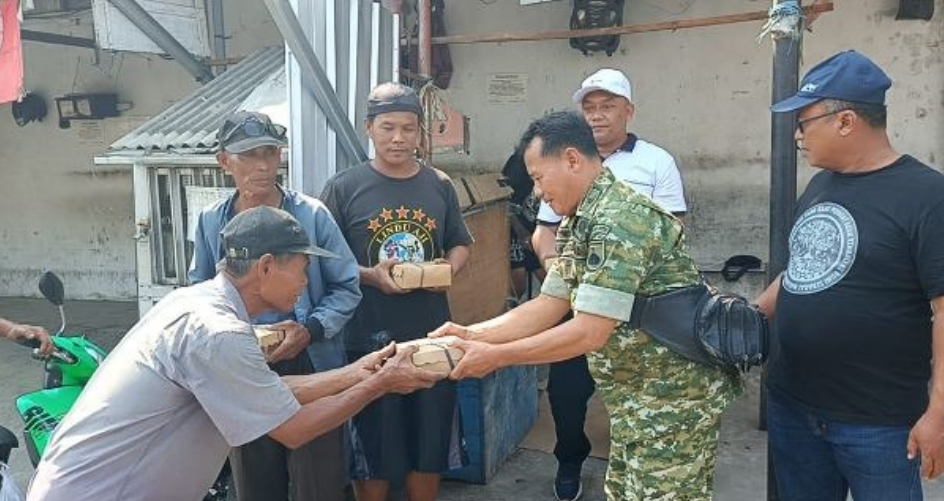 Koramil 04/Comal Bersama Forkopimcam dan Masyarakat Gelar Jumat Bersih