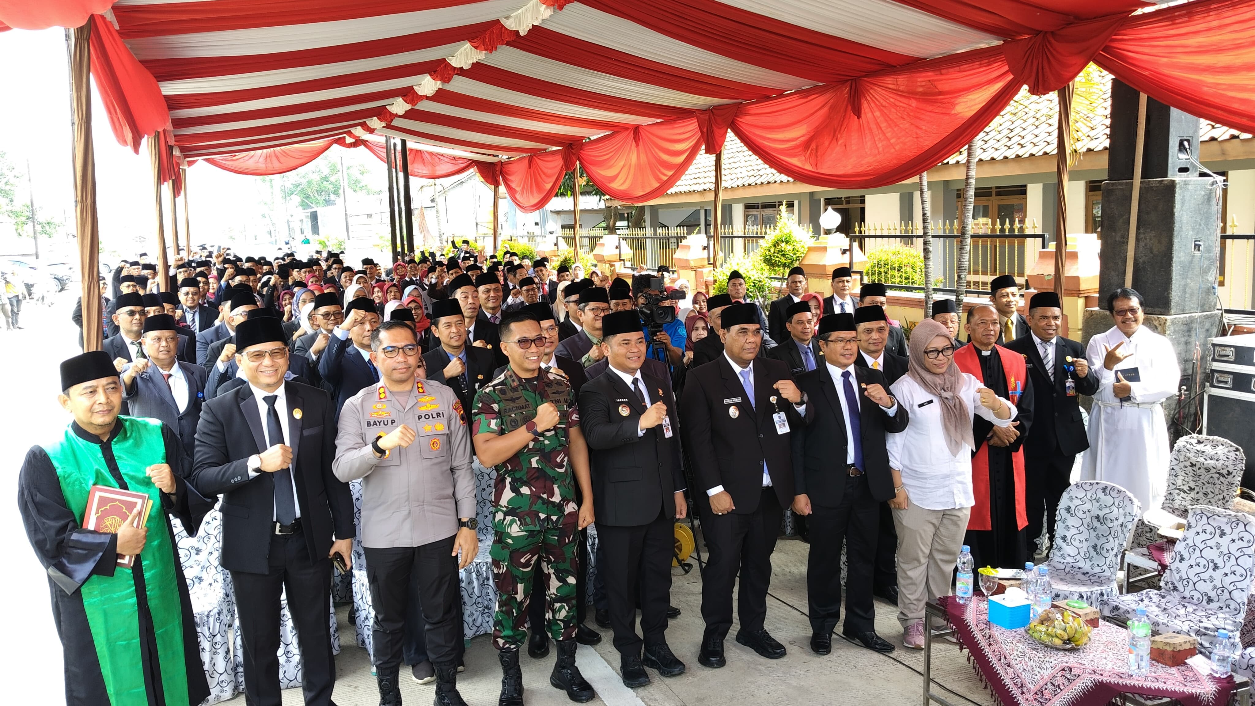 Dilantik di Tepi Jalan, 448 Pejabat Pemkab Tegal dapat Pesan Keras dari Bupati Ischak