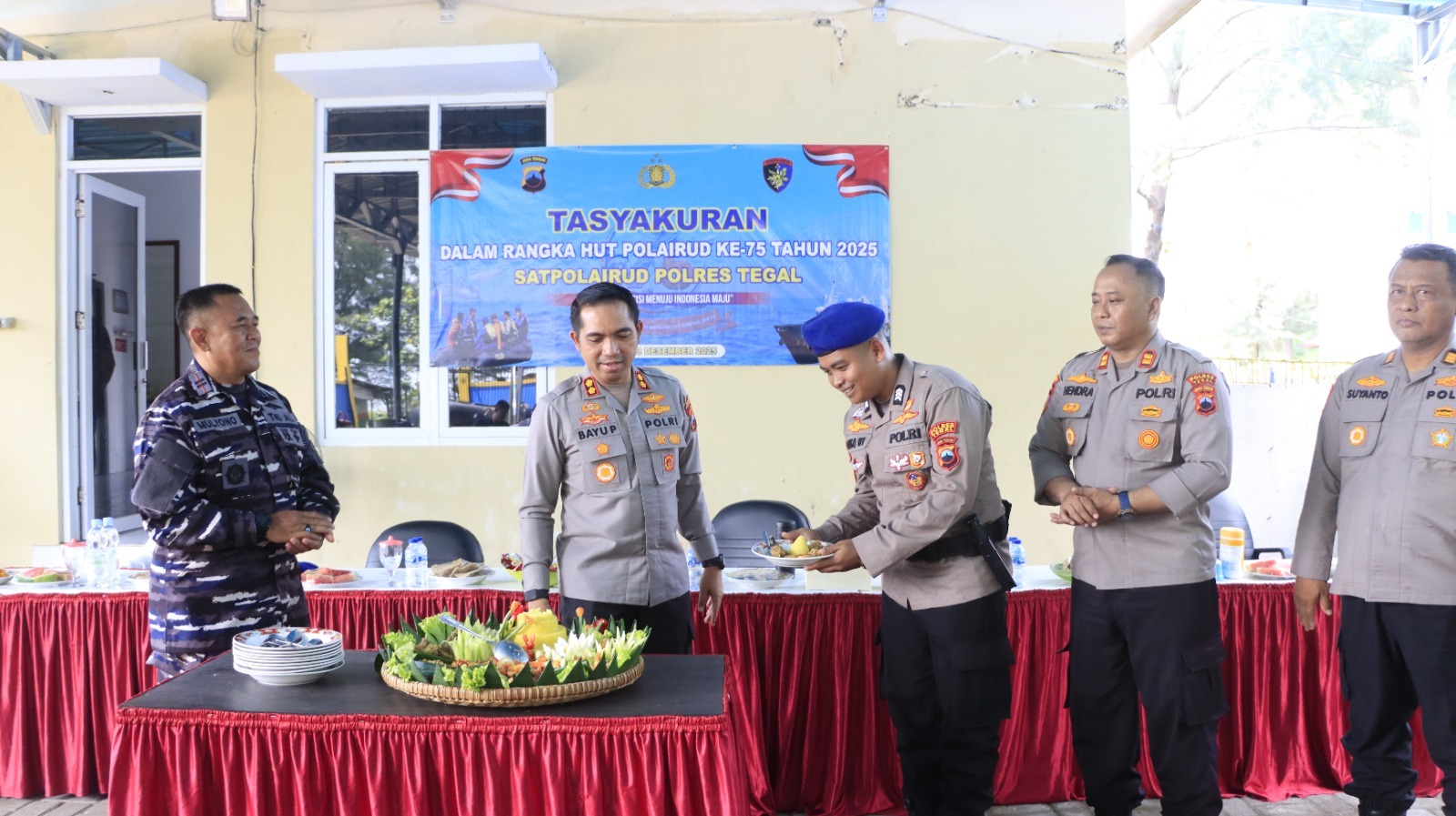 HUT ke-75 Polairud, Polres Tegal Gelar Tasyakuran di Pesisir Larangan