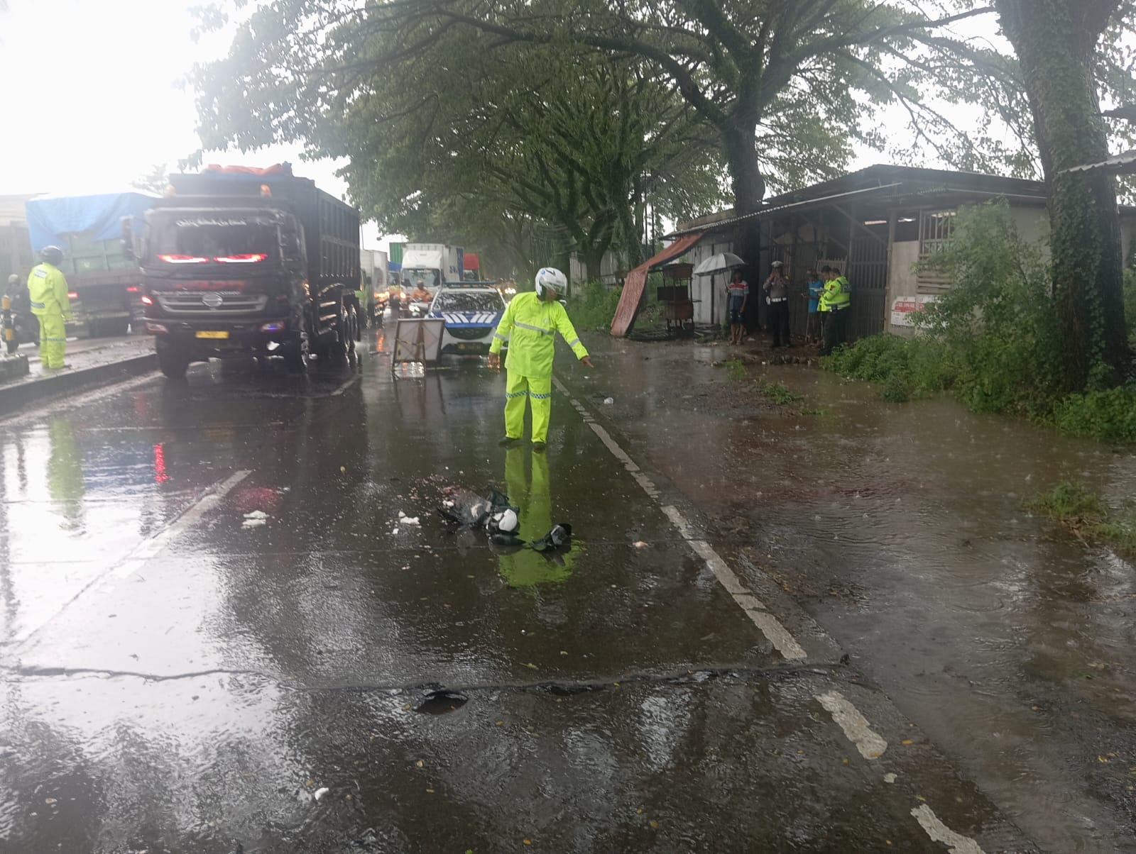 Kecelakaan Maut di Demak, Pengendara Motor Tewas Terlindas Truk Tronton 