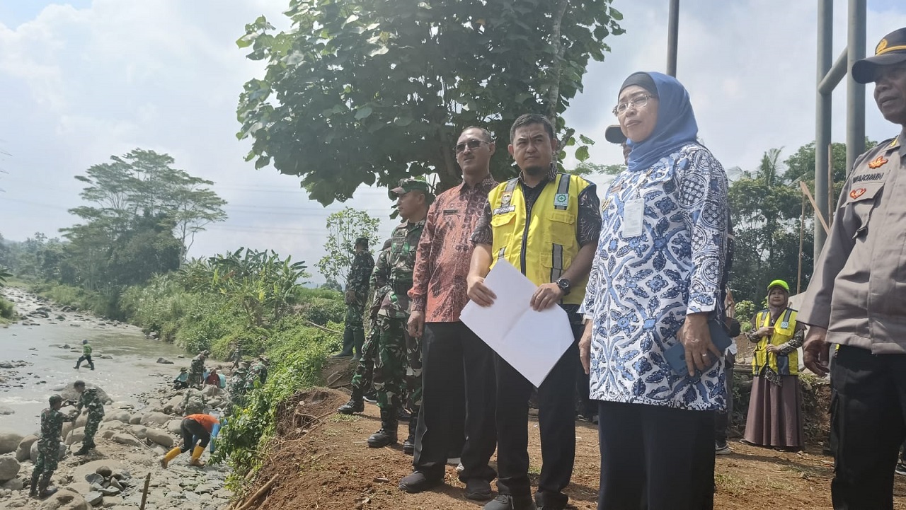 Jembatan Gantung Kranggan-Kebumen Senilai Rp1,6 miliar Dibangun, Warga di Batang Tak Lagi Putar 5 Km