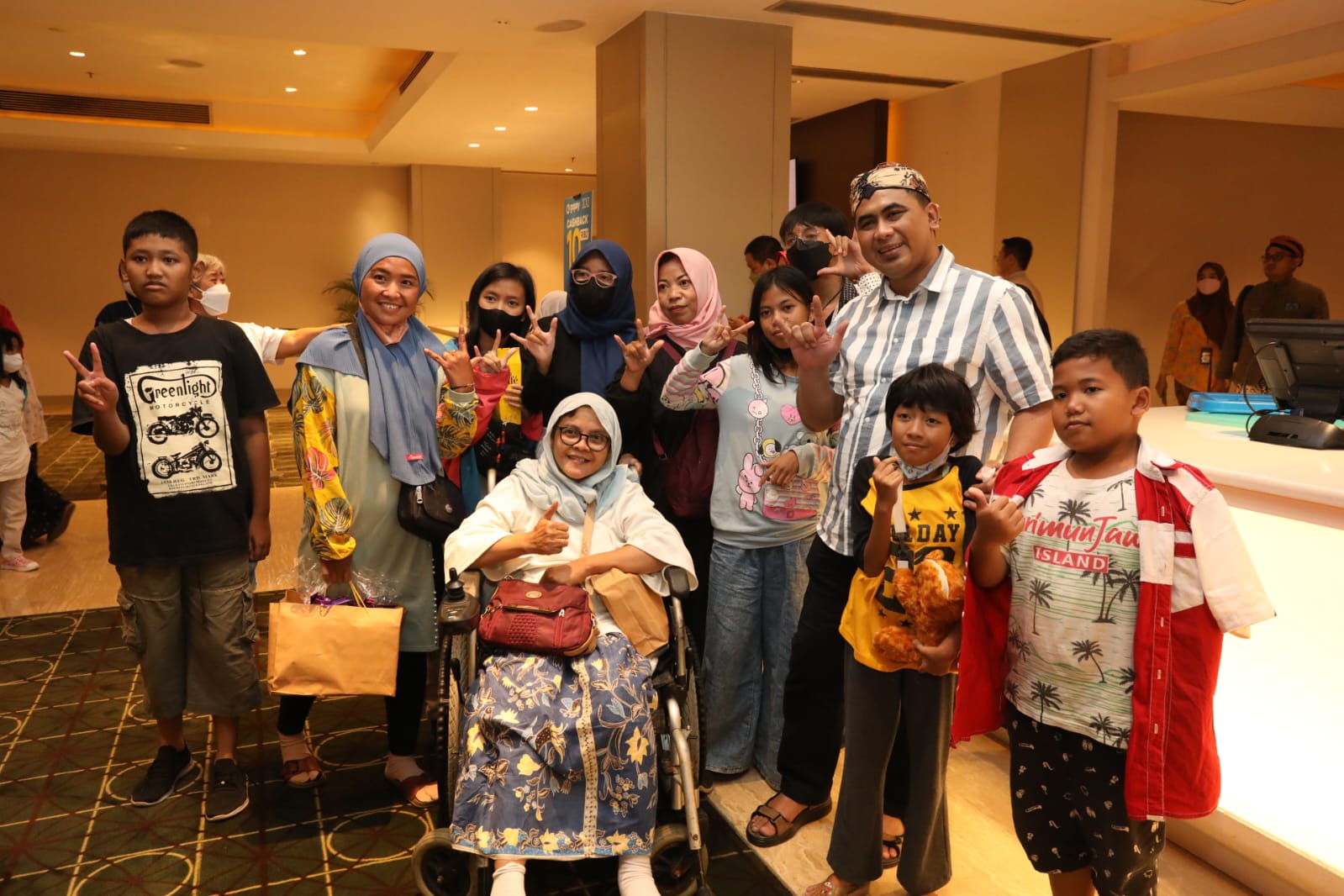 Hari Disabilitas Internasional, Taj Yasin Ajak Siswa Difabel Nonton Film Tegar