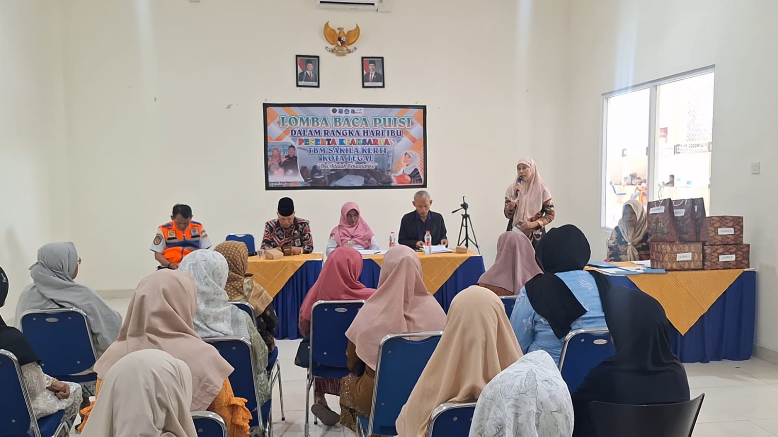 PKBM Sakila Kerti Terminal Gelar Lomba Baca Puisi, Peringati Hari Ibu 2025