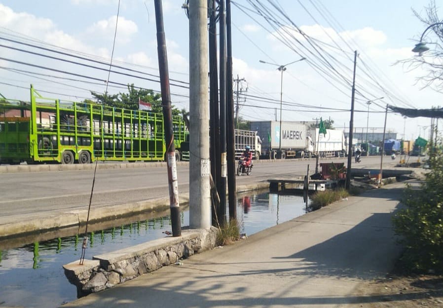 Evakuasi Truk Terperosok, Satlantas Polres Coba Urai Kemacetan