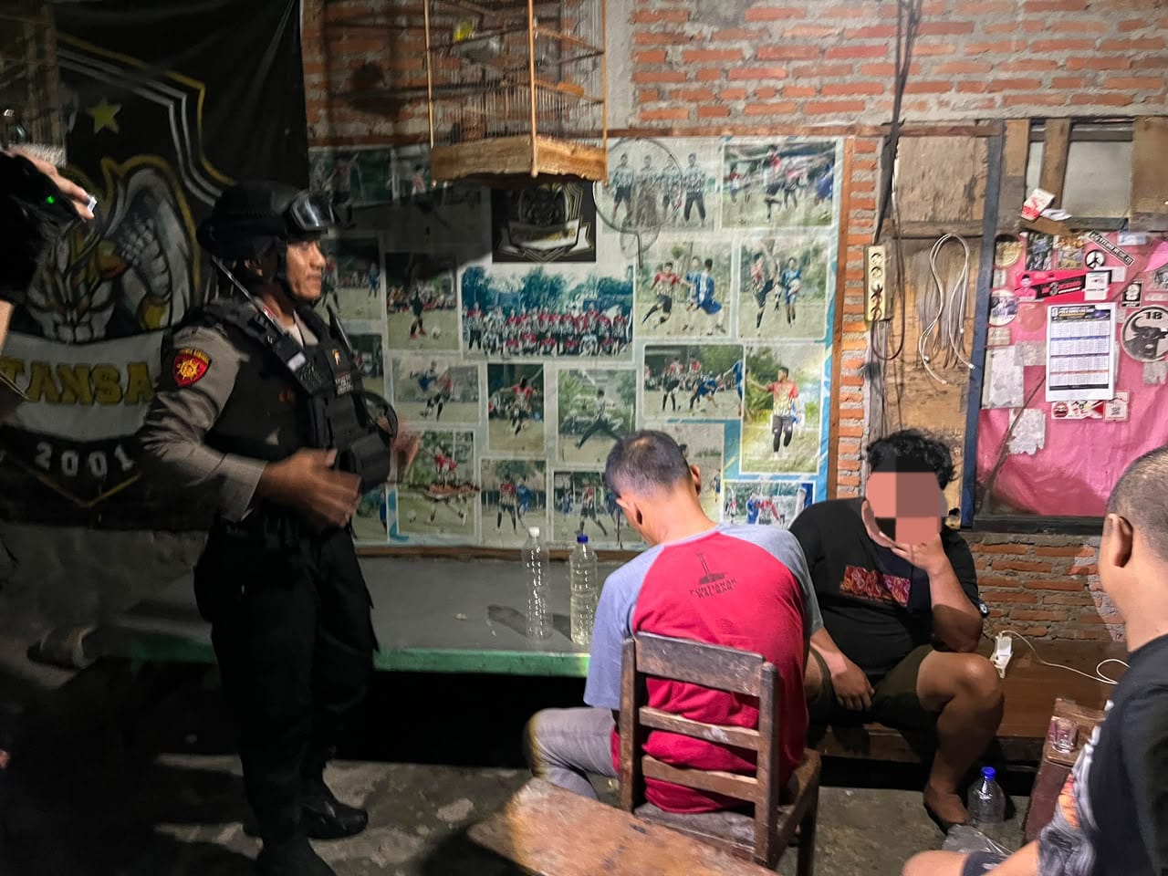 Pesta Miras Oplosan, Tiga Orang Diamankan di Kampung Baru Solo