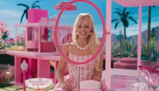 Fashion Barbie Sangat Buming Saat Rillis Film Barbie The Movie , Inilah 10 Rekomendasi Cosplay Ala Barbie!