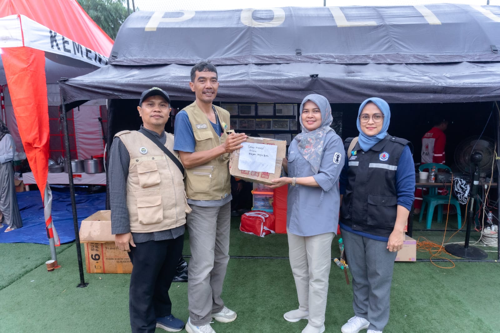 Dinkes Brebes Kembali Salurkan Bantuan Logistik, Jamin Layanan Kesehatan Pengungsi Tanah Bergerak di Sirampog