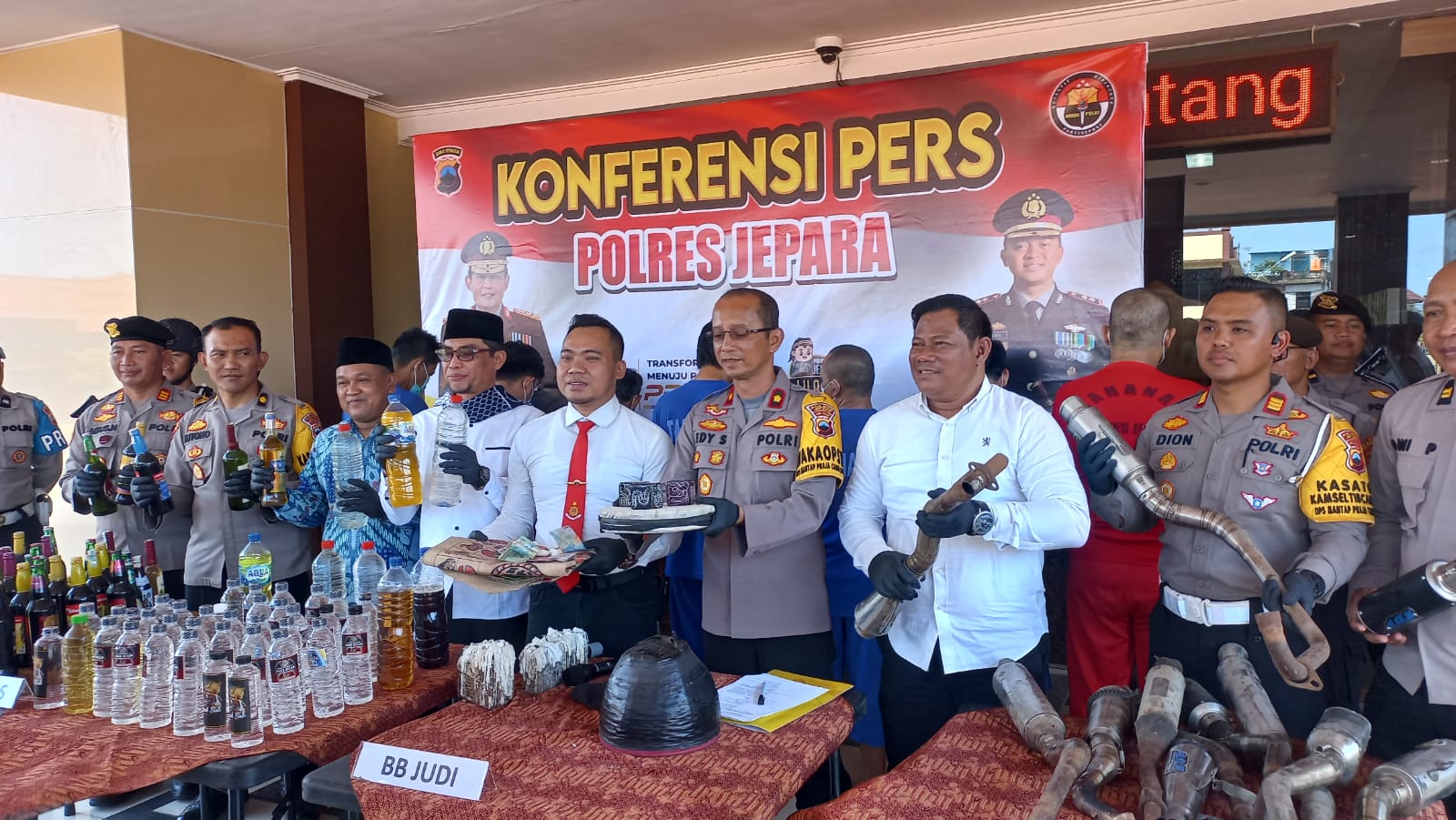 Arena Judi Dadu di Jepara Dikosek  Polisi, Lima Penjudi Amatiran Ditangkap