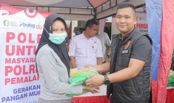 ‎30 Menit, Beras Murah Ludes Diserbu Warga ‎