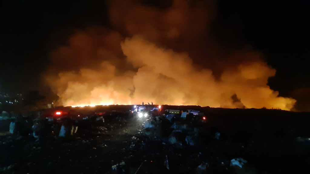 TPA Jatibarang Semarang Kembali Terbakar, Api Merembet ke Tiga Zona dan 50 Petugas Dikerahkan