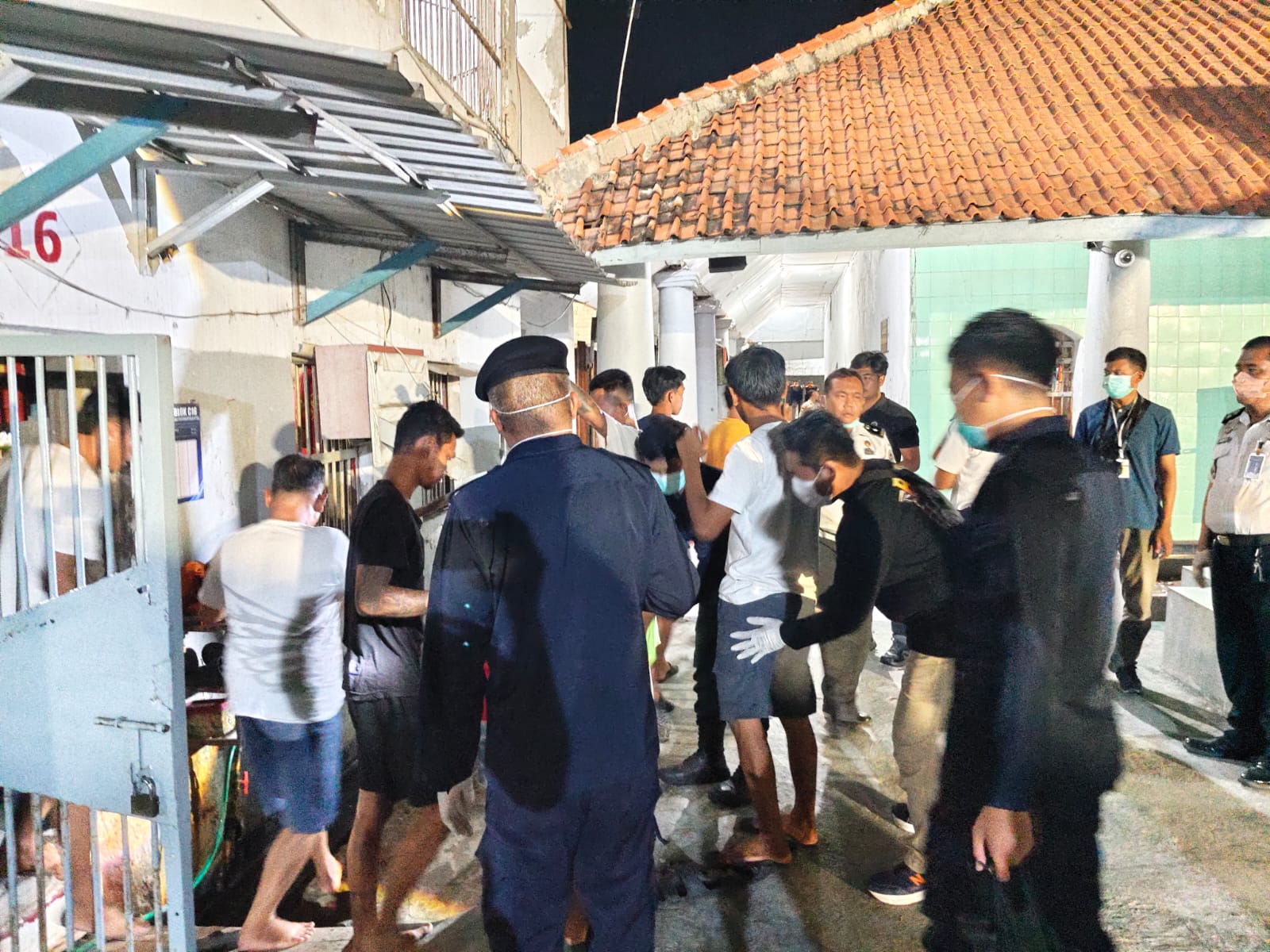 Cegah Peredaran Narkoba dan Pungli, Sel Seluruh Warga Binaan Lapas Tegal Digeledah