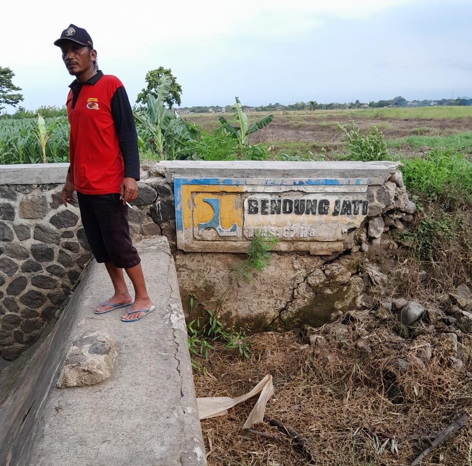 Bendung di Desa Jatibogor Kabupaten Tegal Rusak, Irigasi Tidak Berfungsi 