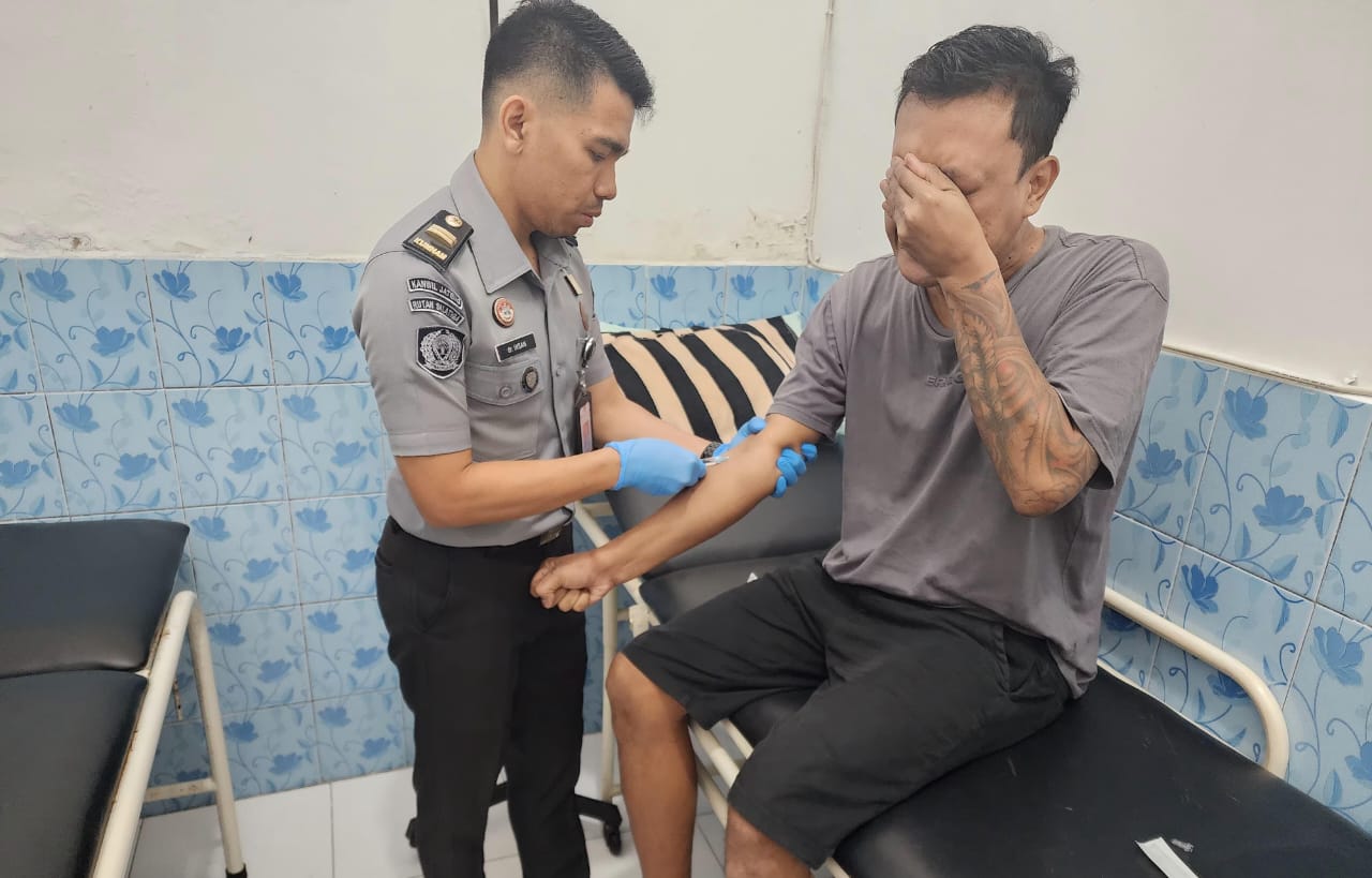 Dokter Rutan Jemput Bola Periksa Kesehatan Napi Salatiga