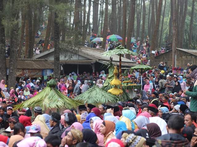 Tradisi Ratiban Desa Pandansari, Tari Ronggeng Hingga Arak Tumpeng ke Telaga Ranjeng