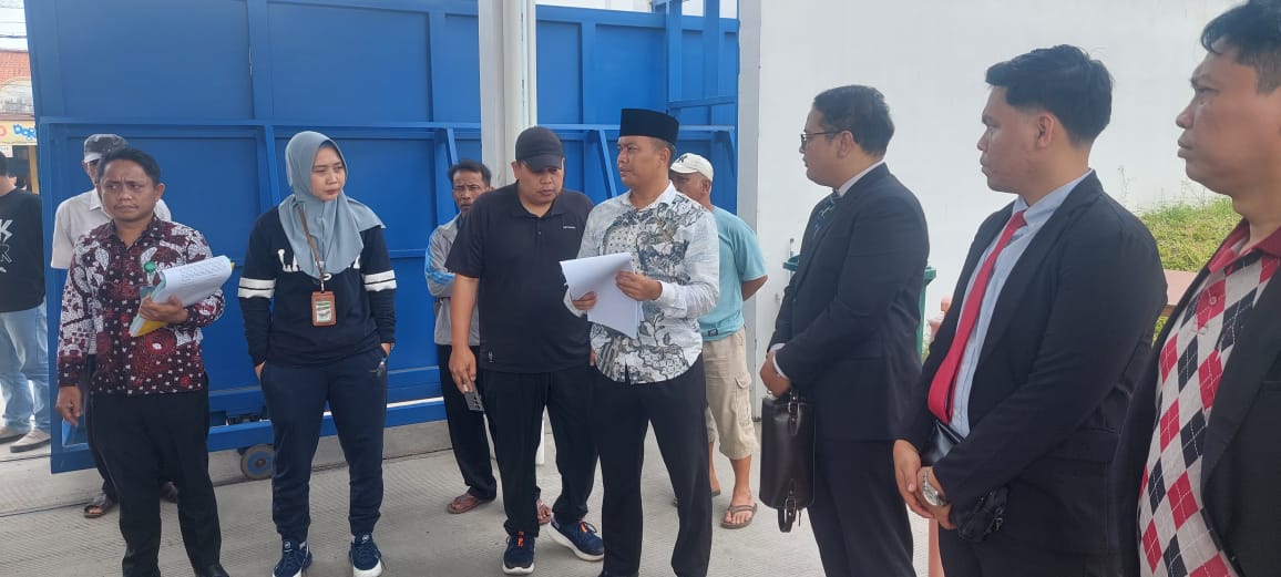 PN Slawi Sidang Lokasi Gugatan Perdata di Pabrik Sepatu Lebaksiu