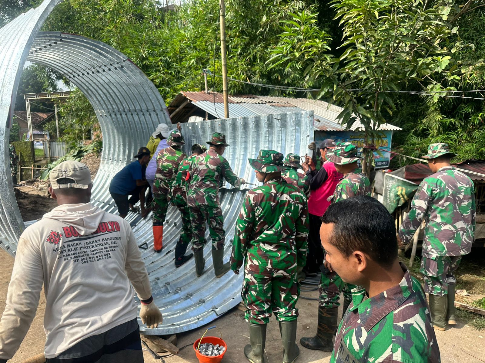 TNI Buka Peluang Semua Desa di Kudus Bangun Jembatan Armco Tanpa Biaya