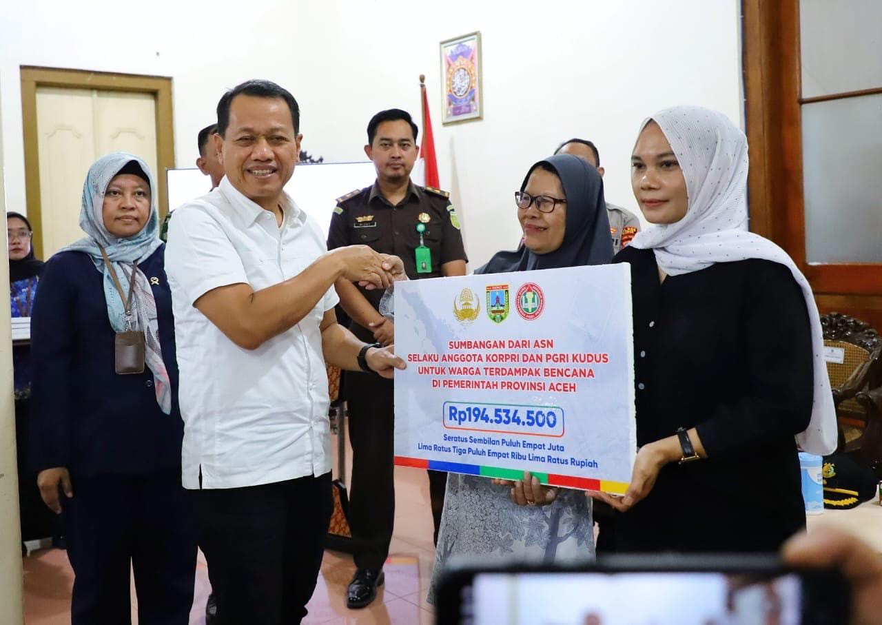 ASN dan PGRI Kudus Kompak Berdonasi bagi Bencana Alam di Sumatera, Sumbangannya Sebesar Ini