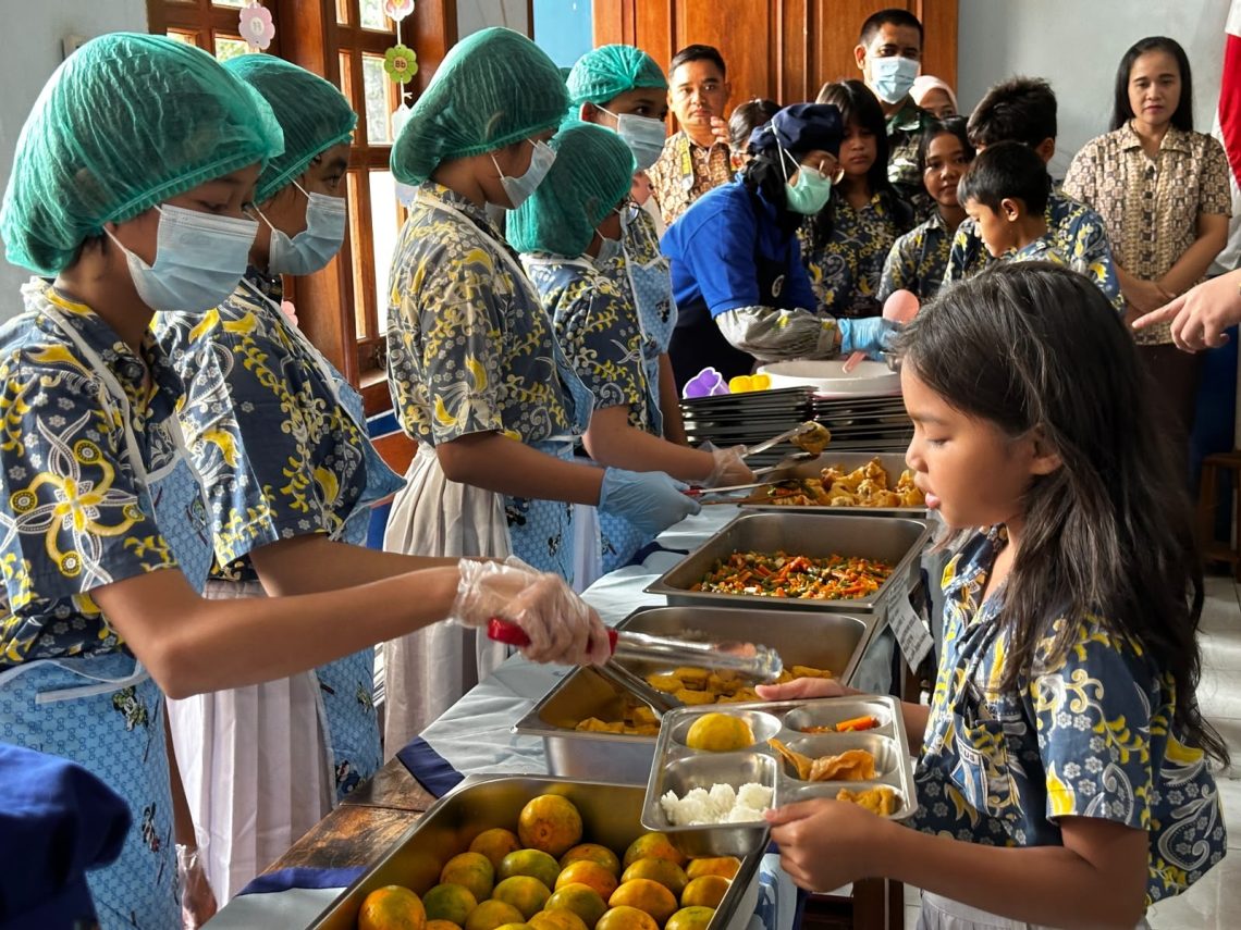 Uji Coba MBG Prasmanan di Jepara, Cara Pemkab Latih Kemandirian dan Gizi Siswa
