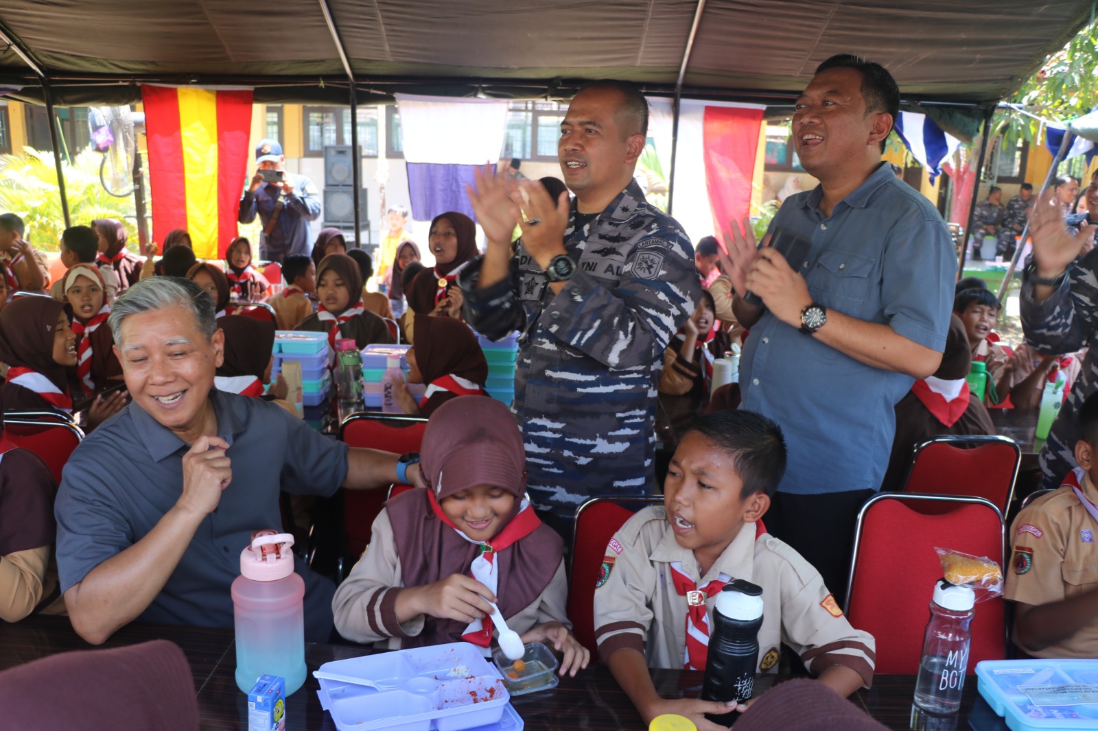 HUT ke-79 TNI AL, 320 Pelajar Ikuti Makan Bergizi Gratis Serentak