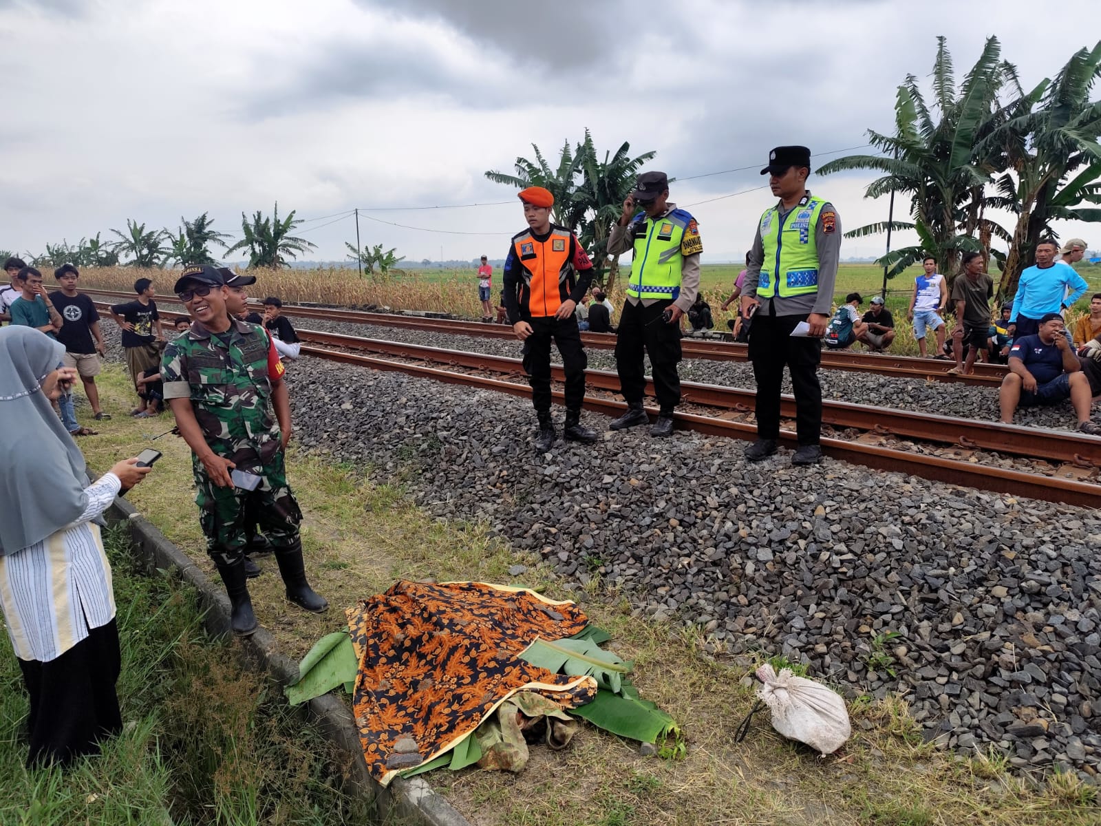 Lansia Tewas Tertabrak Kereta Api di Grobogan, Korban Bawa Karung Berisi Uang Rp 25.5 Juta