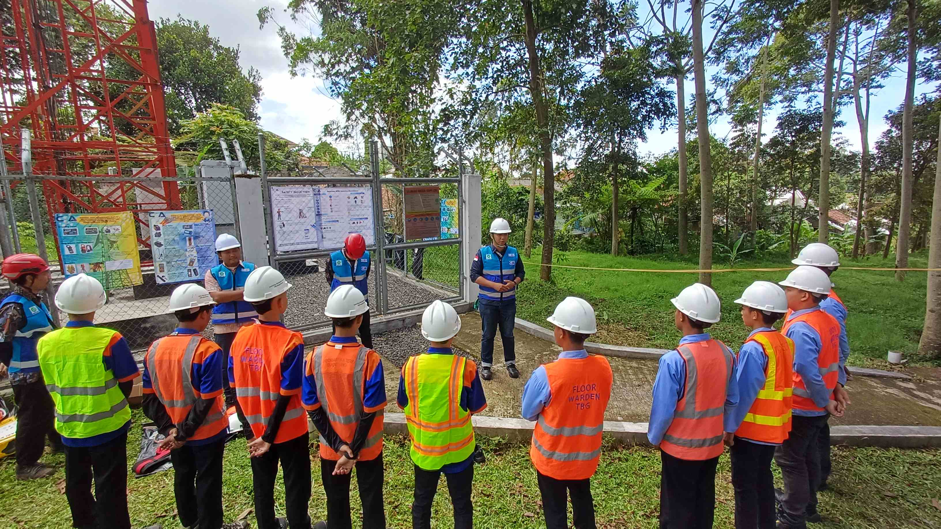 TBIG Latih 1.000 Siswa SMK Langsung On Site ke Menara Telekomunikasi di Bandung