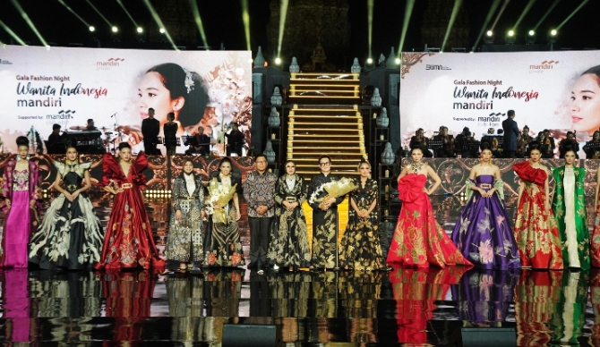 Bank Mandiri Persembahkan Gala Fashion Night Dalam Balutan Kemegahan Candi Prambanan