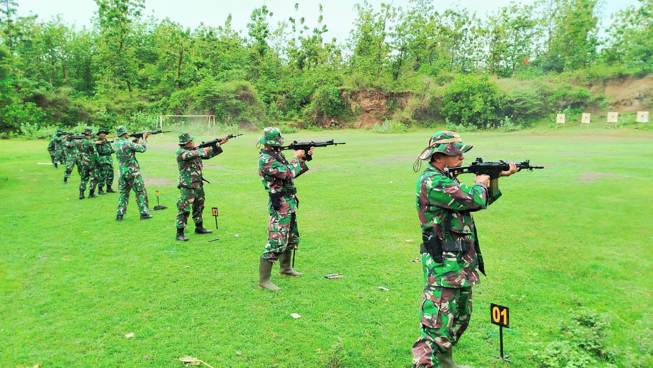 Kodim Pemalang Gelar Latihan Menembak Senjata Ringan  ‎