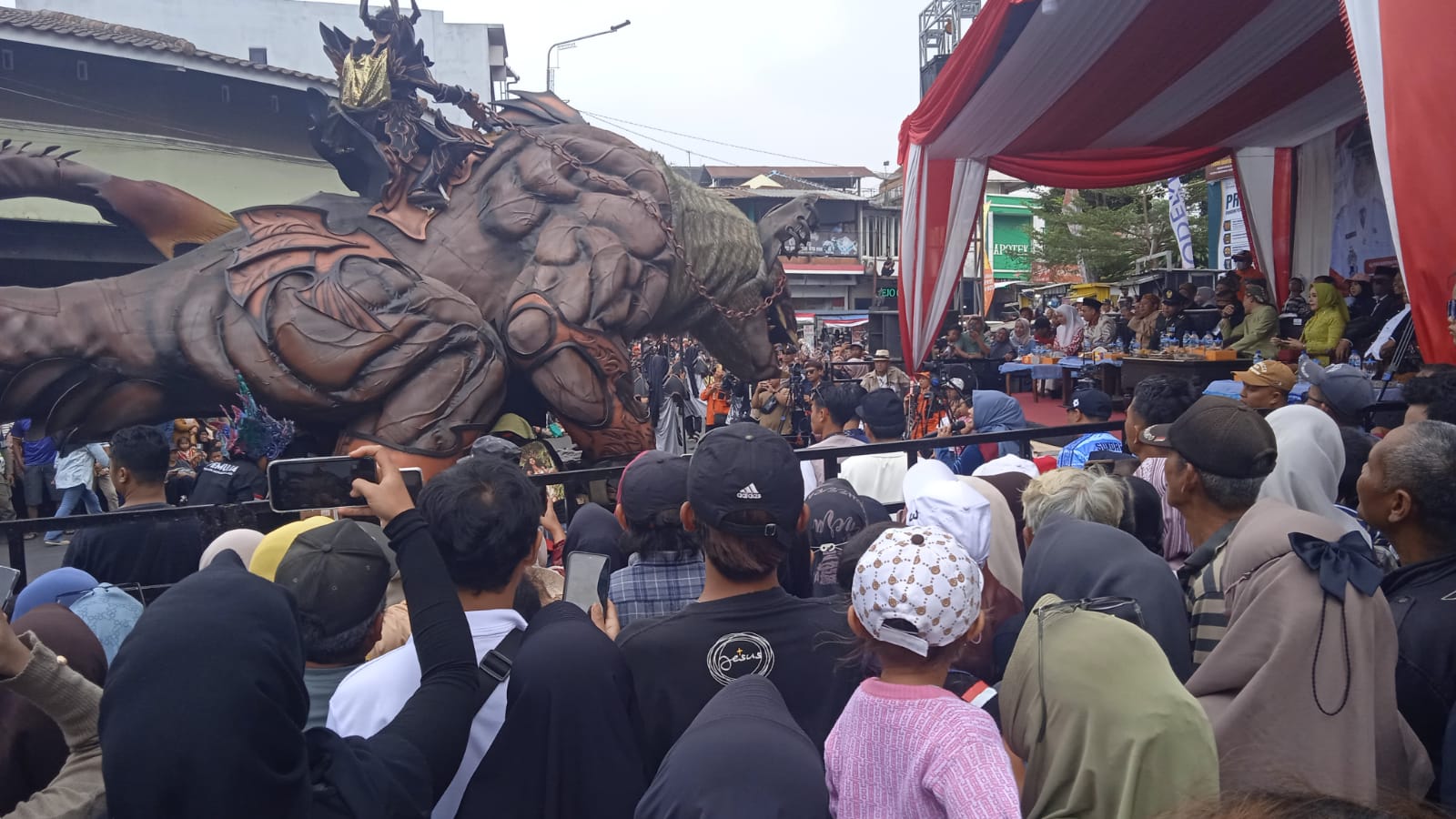 10.741 Orang Ikut Karnaval Sukorejo 2026, Wakil Bupati Kendal: Paling Meriah!