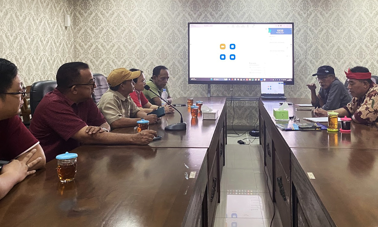 Omzet Pertokoan Alun-alun Tegal Terjun Bebas ‎