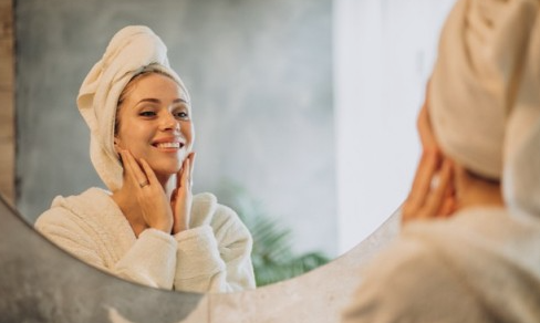 10 Manfaat Kandungan Hyaluronic Acid pada Skincare dan Wajah