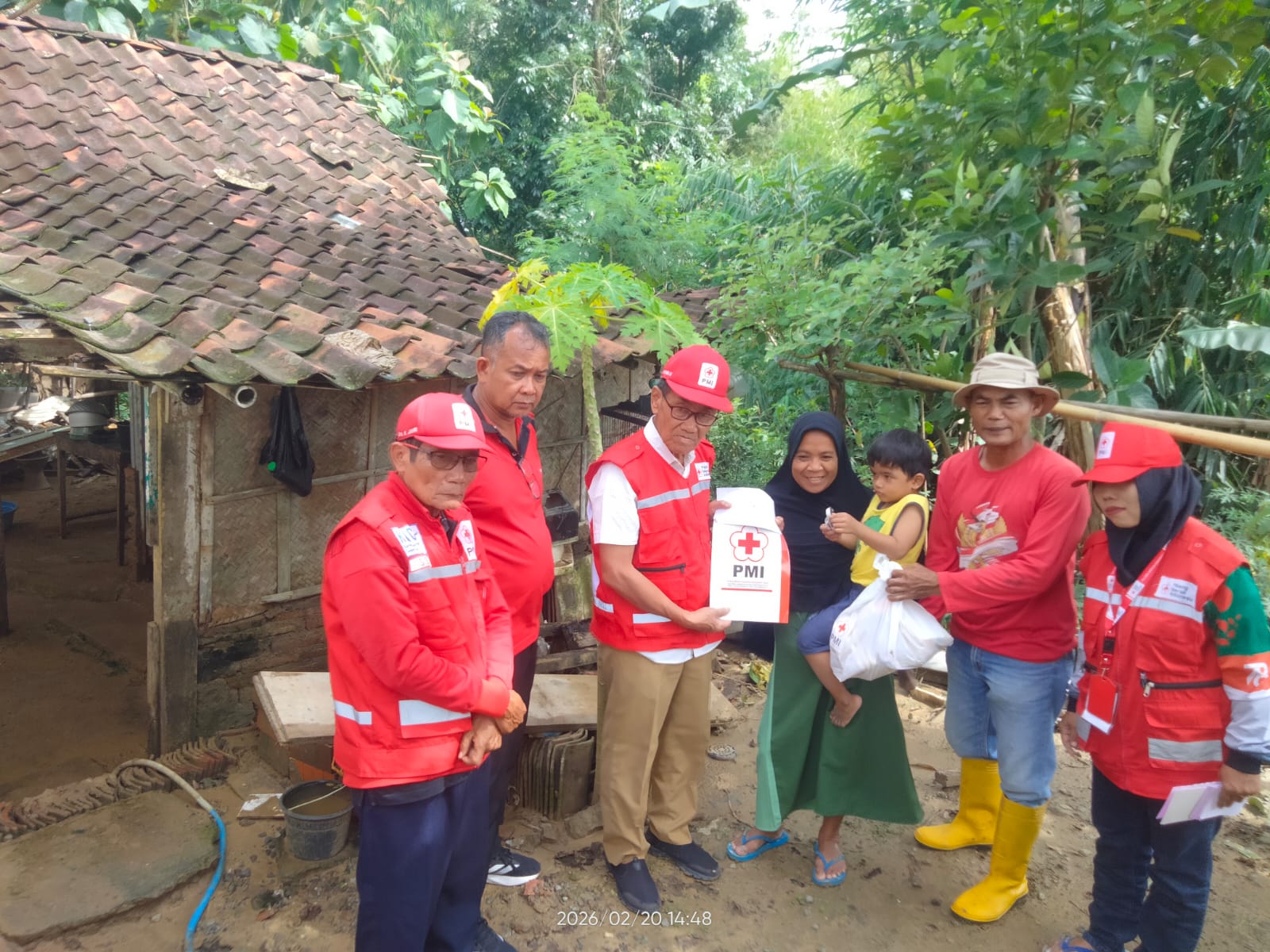 Tiga Rumah di Tegal Ambruk Hingga Satu Orang Terluka, PMI Beri Bantuan