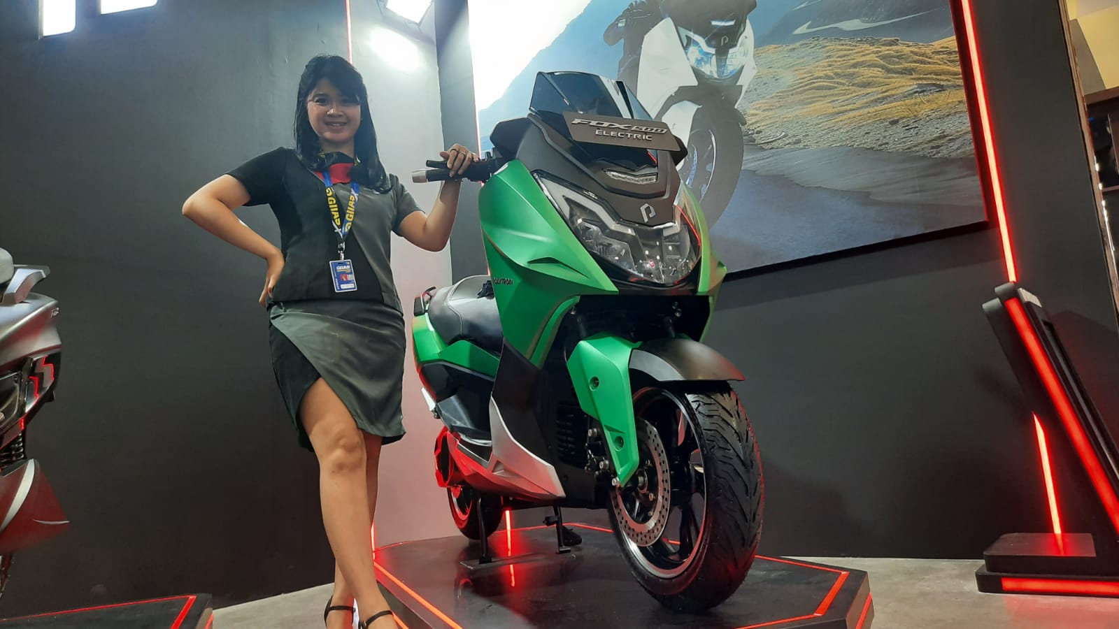 Di GIIAS Semarang 2024, Polytron Tampilkan 2 Motor Listrik Terbaru Fox 500 dan Fox-R Limited Edition x Darbotz