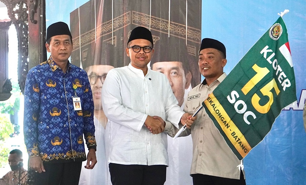 Bupati Batang Lepas 951 Jemaah Calon Haji, Tertua 86 Tahun dan Termuda 17 Tahun