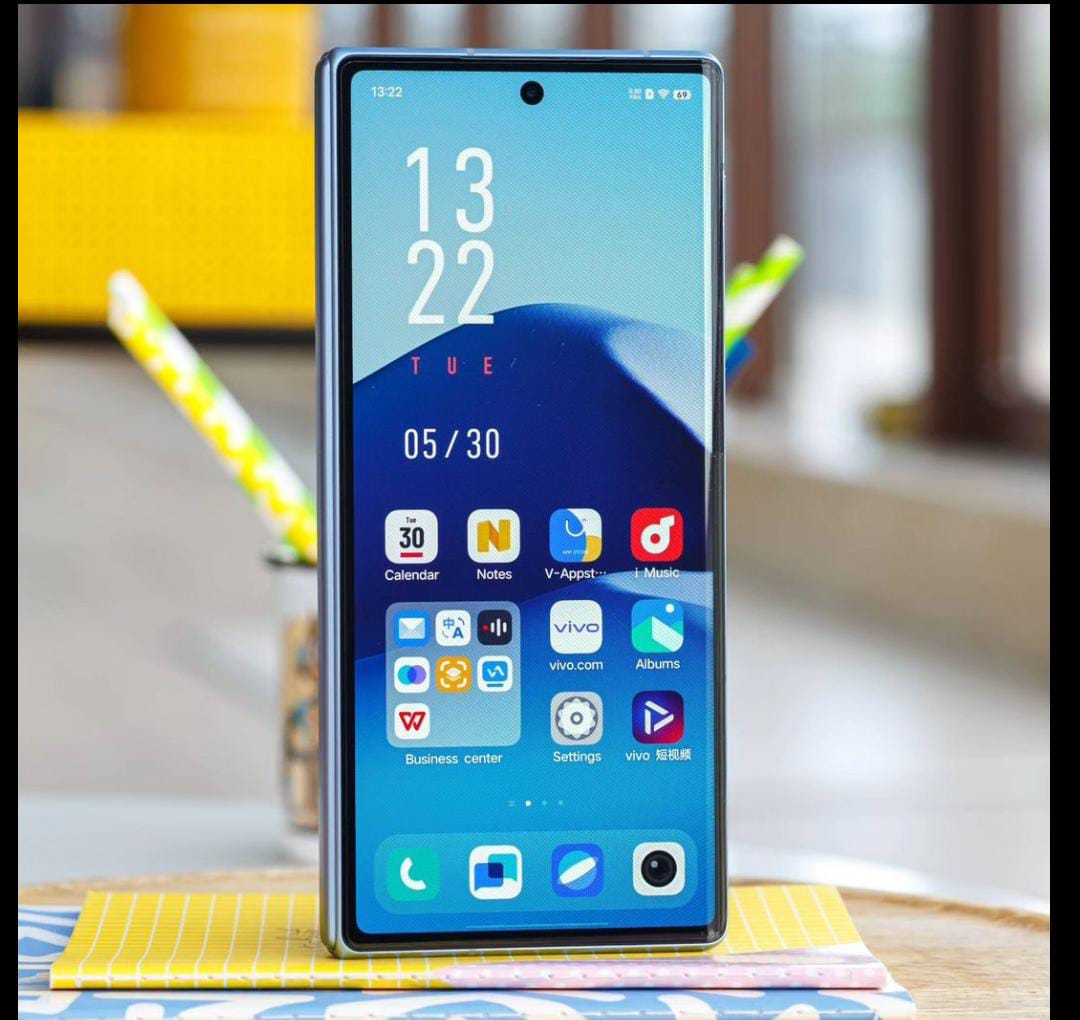 Vivo X Fold 2, Smartphone Lipat dengan Performa dan Desain Mumpuni