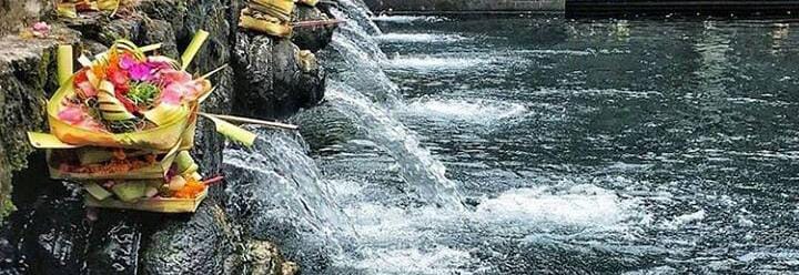 Tirta Empul Bali: Wisata Religi dan Sejarah serta Larangan Ketika Berada di Tempat Ini