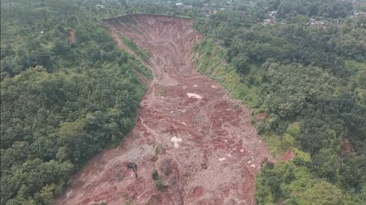 Tanah Longsor di Kalongan Ungaran Timur Meluas Hingga 200 Meter, Mengancam Permukiman Penduduk