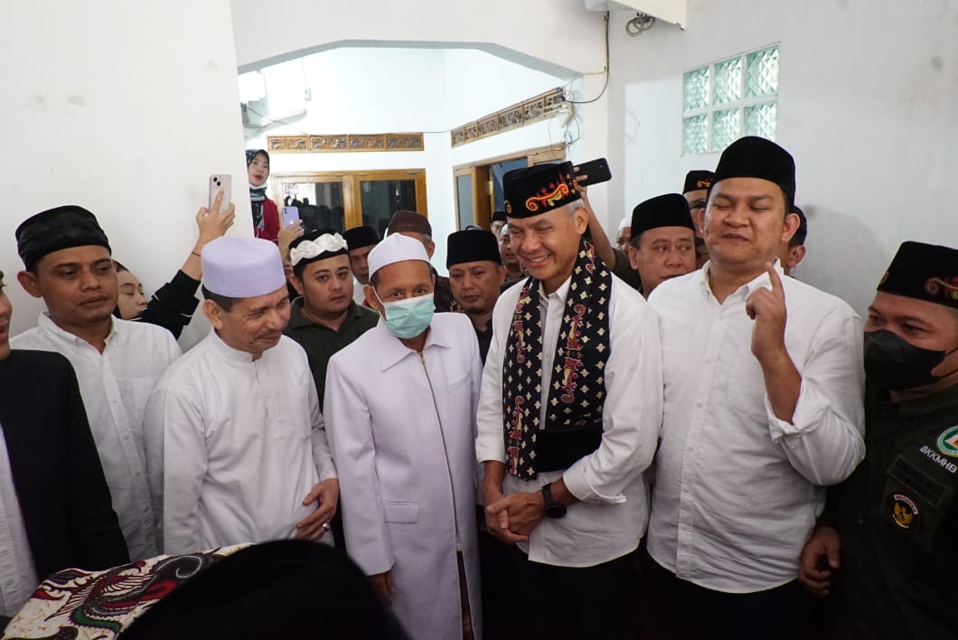 Mantan Wali Kota Surabaya Whisnu Sakti Buana Meninggal, Ganjar Sampaikan Doa