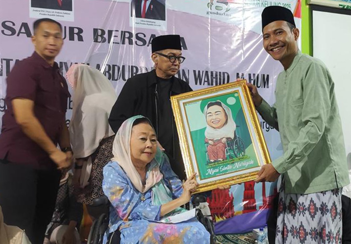 Nyai Sinta Nuriyah Wahid Sahur Bersama Kaum Duafa di Ponpes Hasyim Asyari Tegal