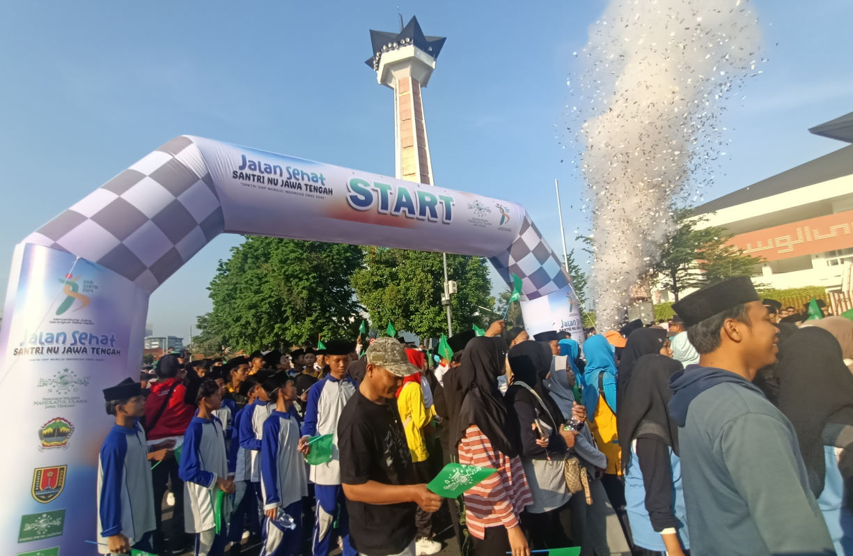 Peringatan HSN, PWNU Jateng Gelar Jalan Sehat di Semarang