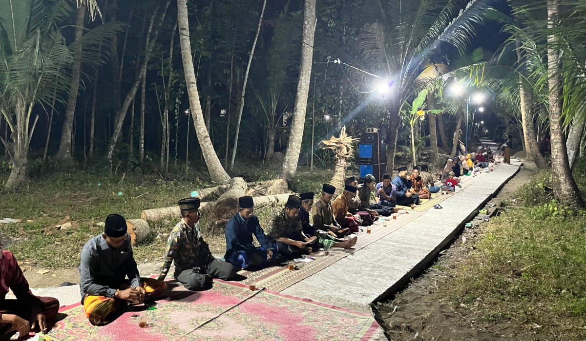 Jalan Usaha Tani Rampung, Warga Prigelan Purworejo Gelar Syukuran